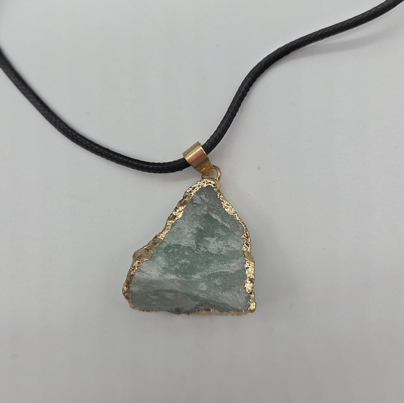 🎁Natural Healing Crystal Stone Green Adventurine with Foil Pendant and Necklace - Picture 11 of 12